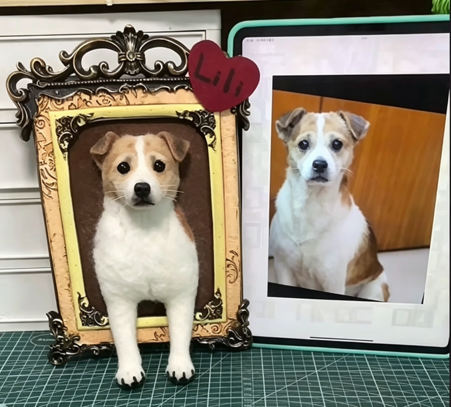 Custom Crown Framed Portrait with Paws (Suitable for All Cat and Dog Breeds)